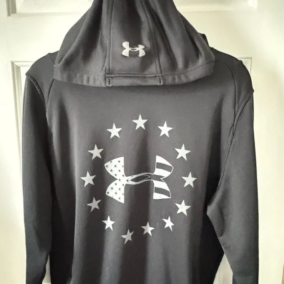 Under Armour Black Hoodie with Star Pattern Large - Picture 5 of 13